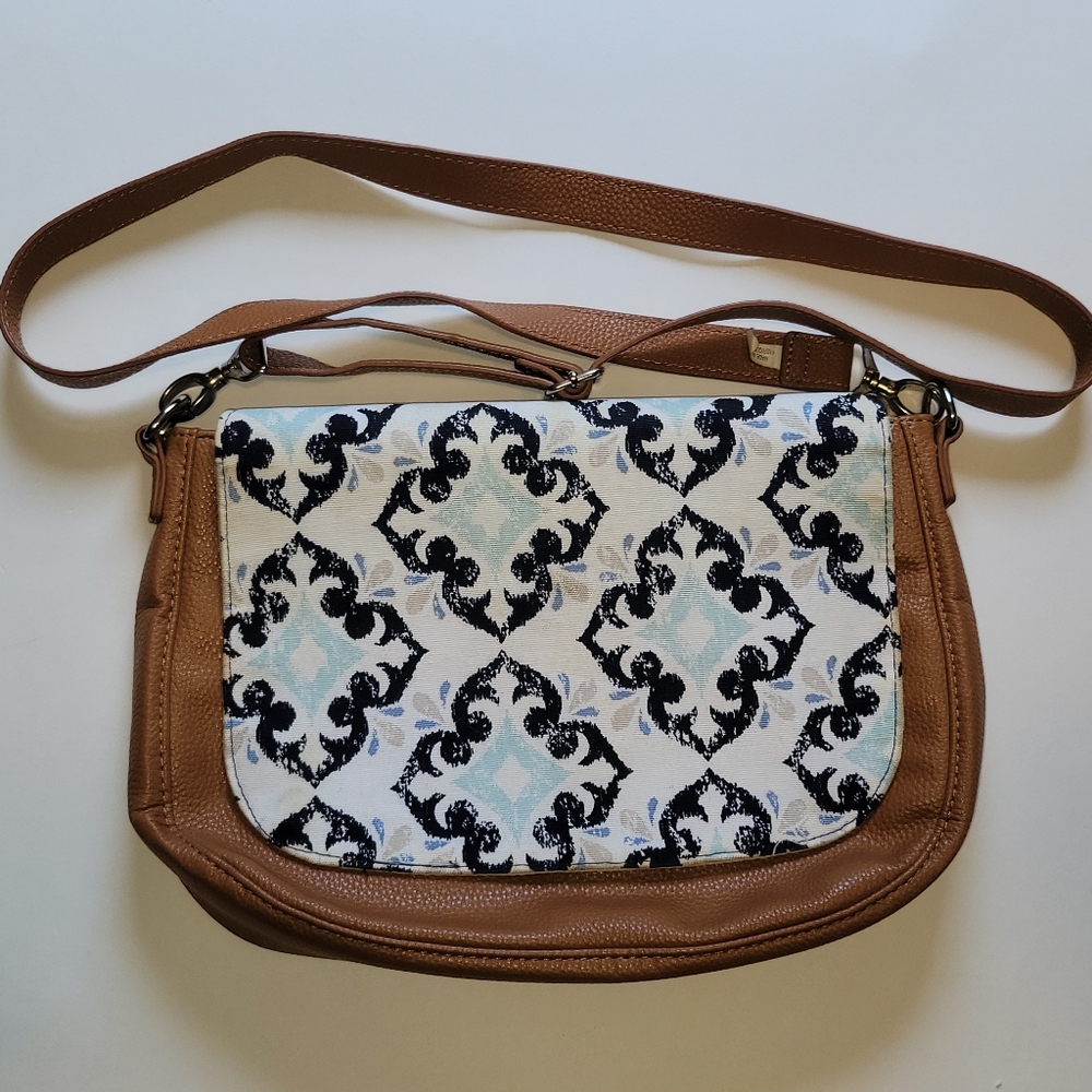 Thirty-One Jewell Purse in Caramel Charm Pebble with 2 Flaps
